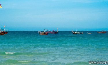 Glass bottom boat trip on Nha Trang Bay