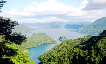 Daily Tour from Hanoi to Ninh Binh Tam Coc – MaiChau – Kayaking Hoa Binh Lake