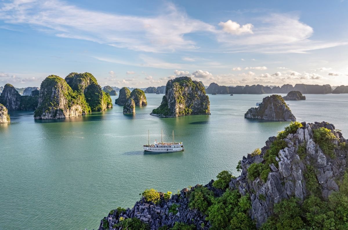 Overview Halong Bay Vietnam